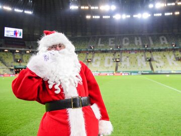 Święty Mikołaj na stadionie Lechii Gdańsk