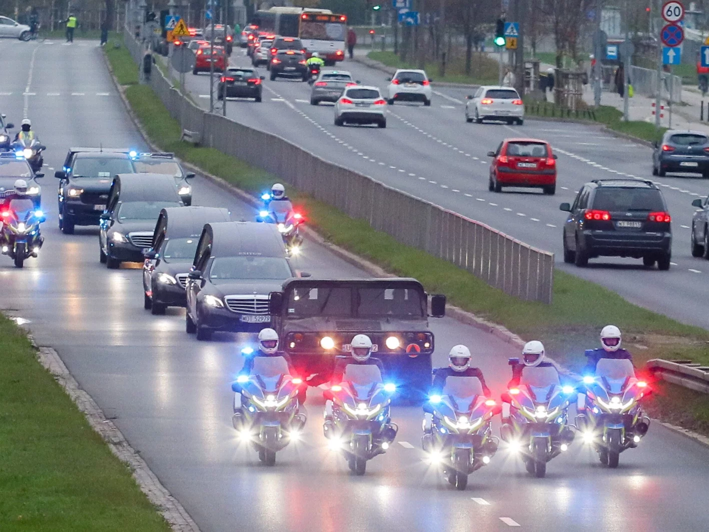 Kondukt przejechał ulicami Warszawy