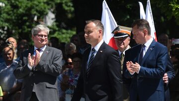 Szef BBN Paweł Soloch, prezydent Andrzej Duda i minister obrony Mariusz Błaszczak