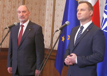 Szef MON Antoni Macierewicz i prezydent Andrzej Duda