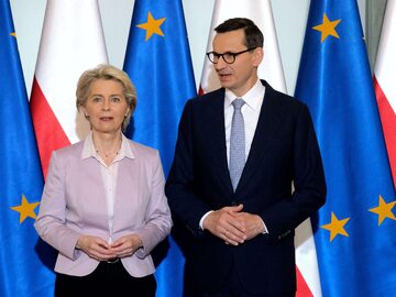 Szefowa Komisji Europejskiej Ursula von der Leyen i premier Mateusz Morawiecki
