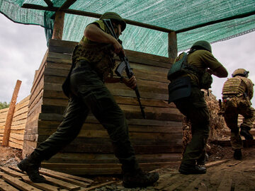 Szkolenie ukraińskich żołnierzy w rejonie Charkowa