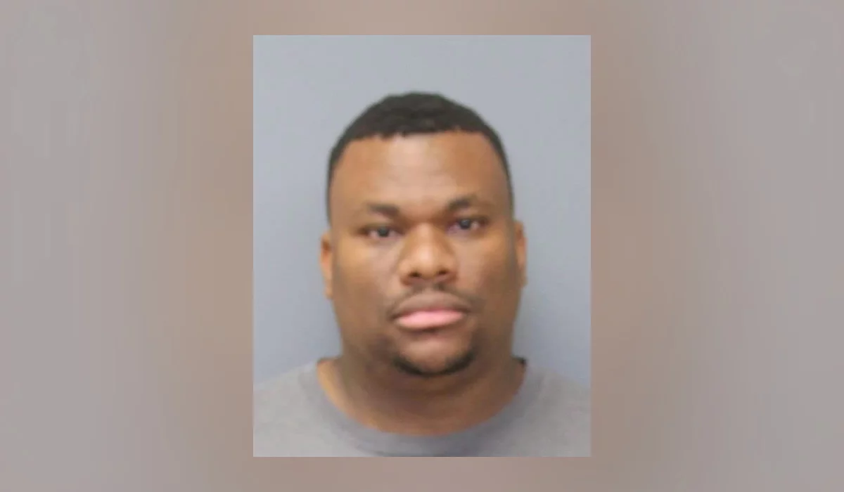 Carlos Deangelo Bell