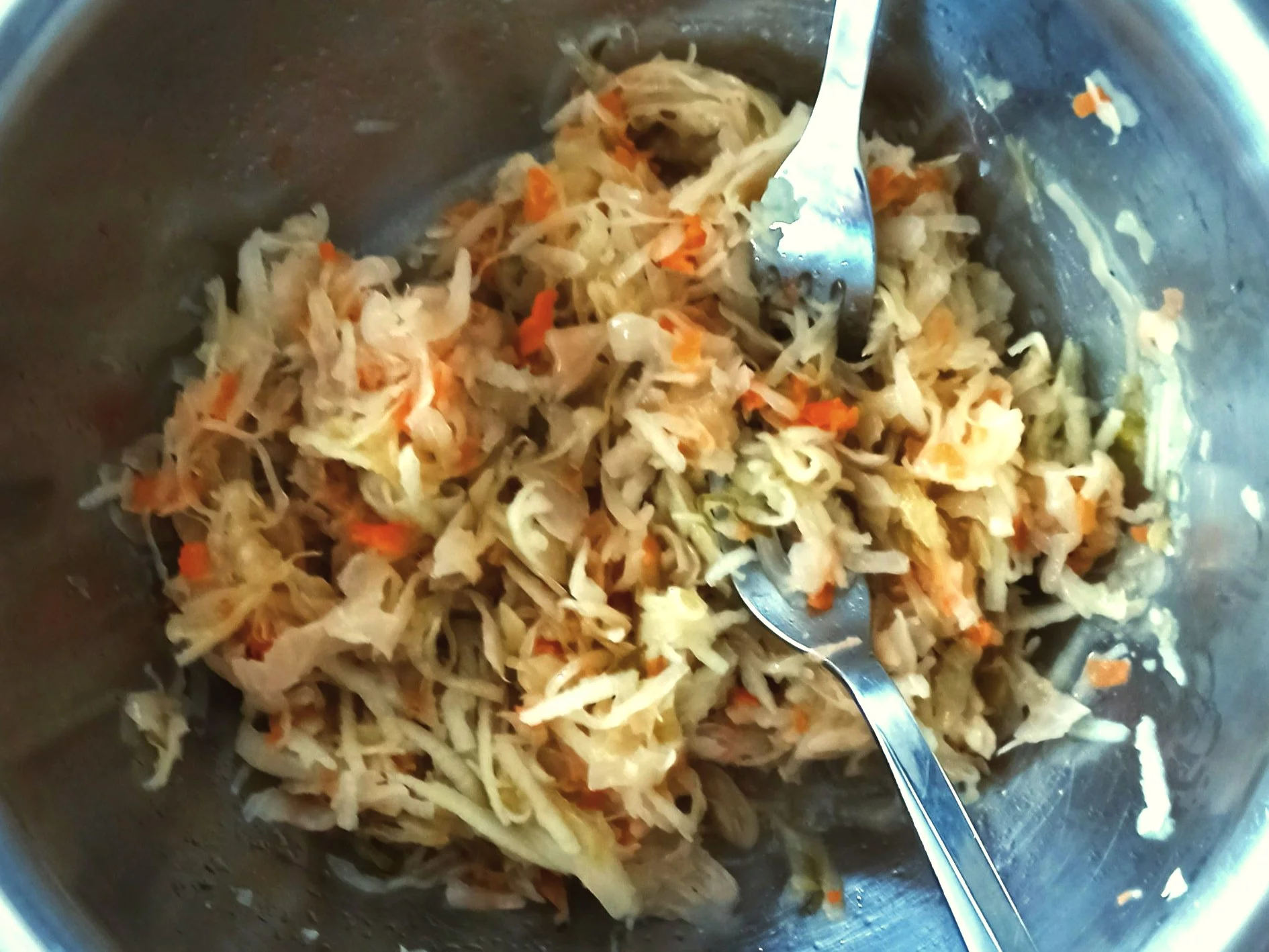 Surówka z kiszonej kapusty