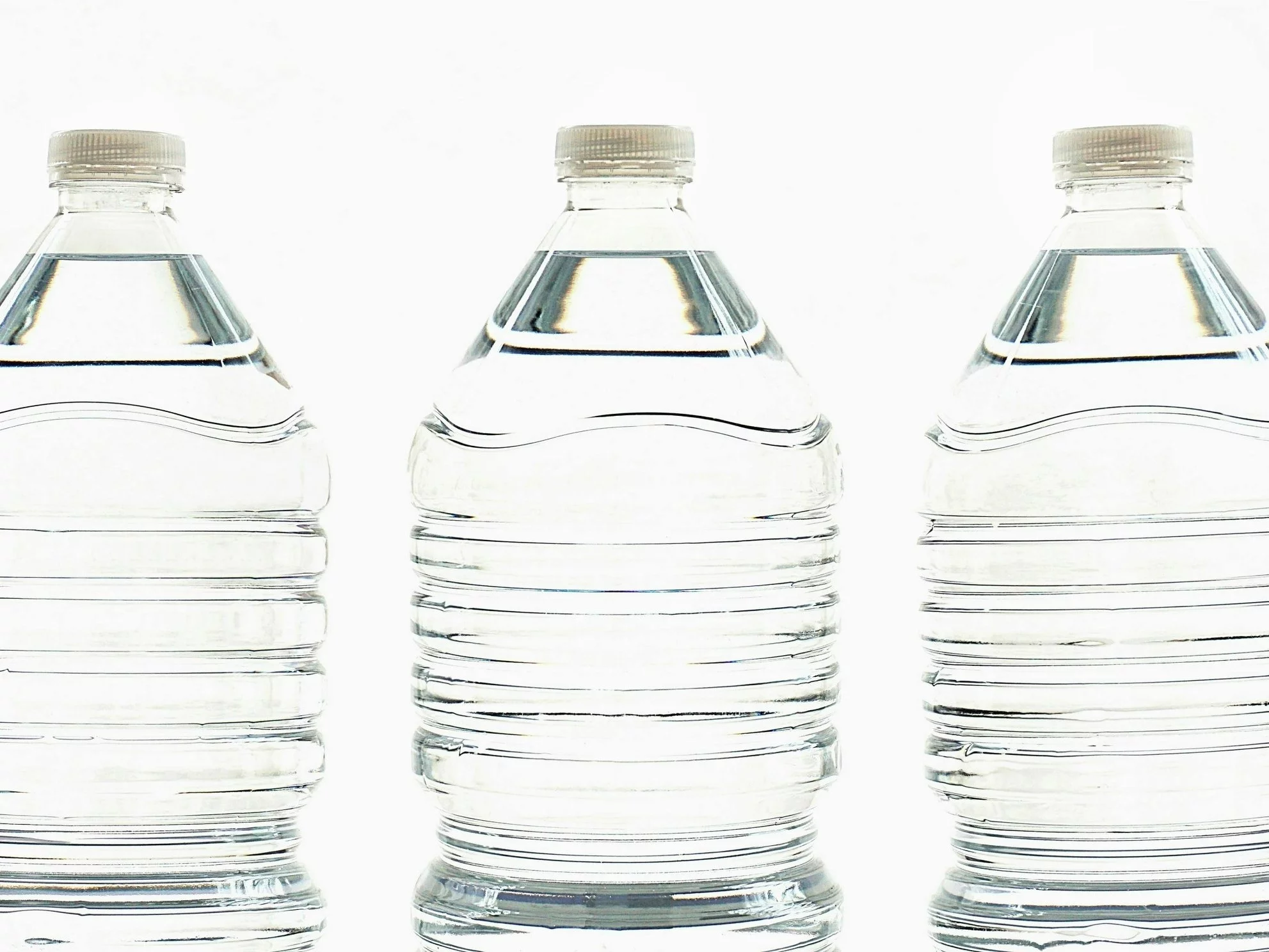 Woda w plastikowych butelkach