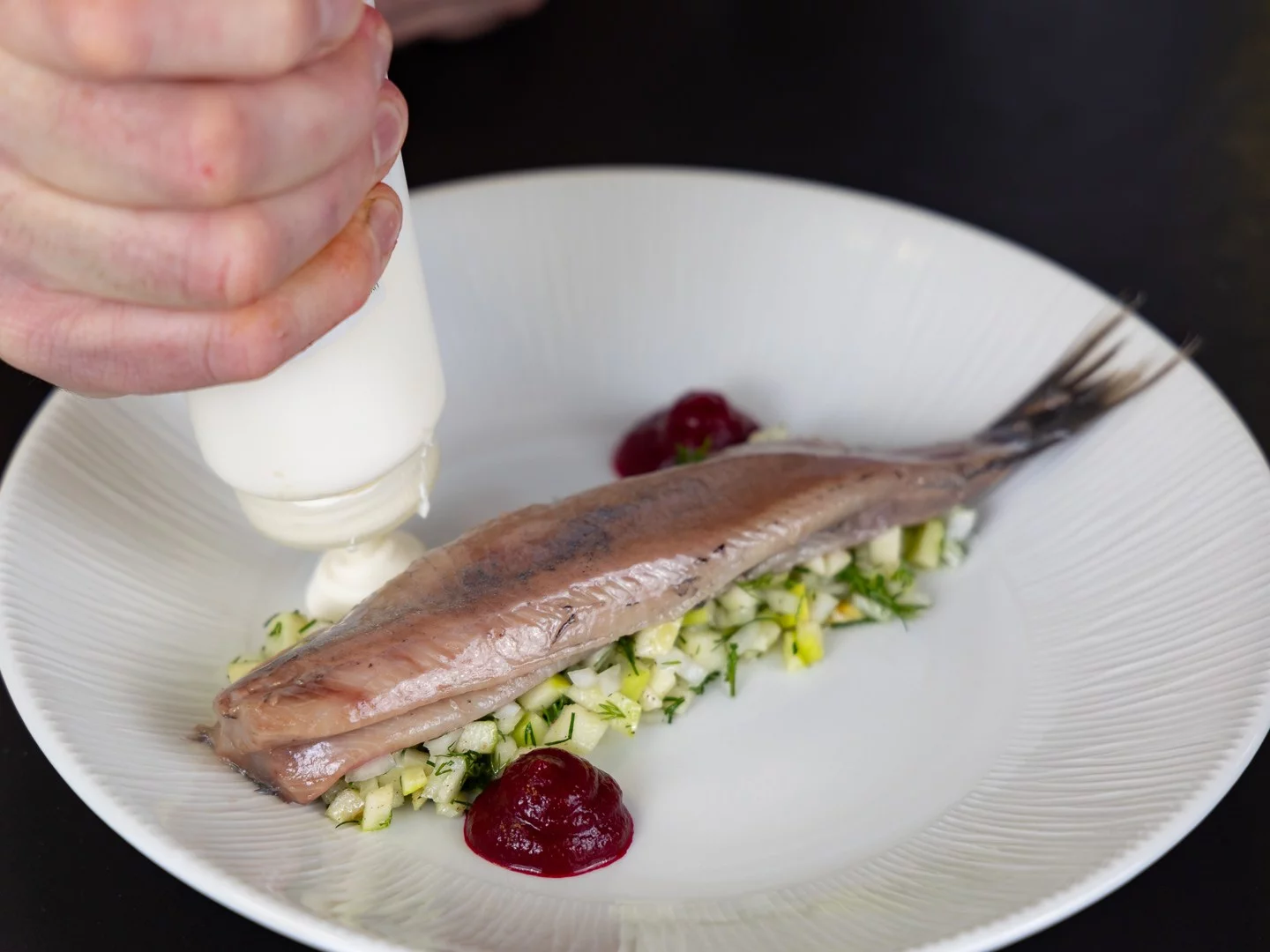 Ta ryba jest zdrowsza niż karp. Dietetyk mówi wprost, dlaczego warto po nią sięgnąć w święta