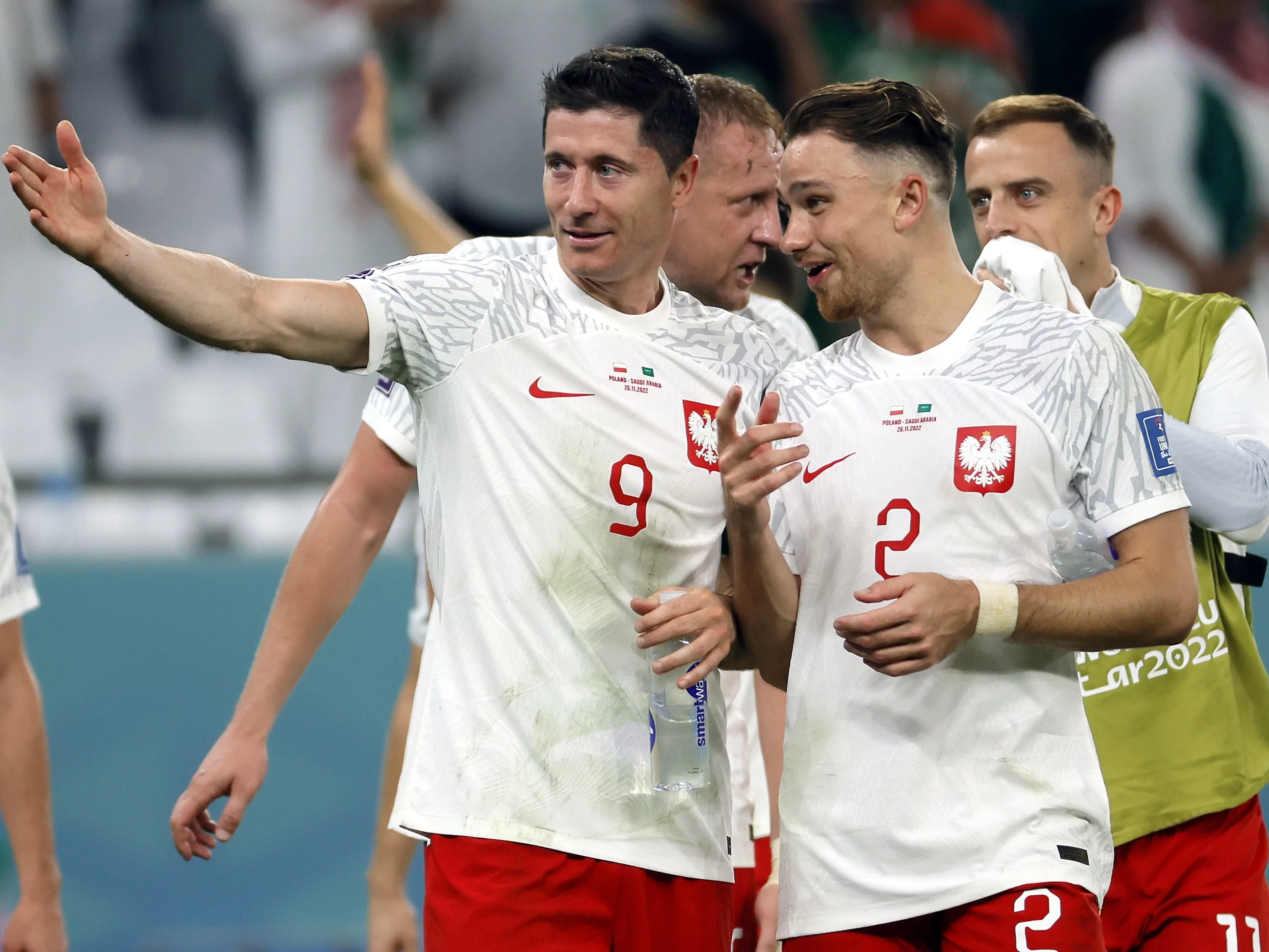 Robert Lewandowski i Matty Cash