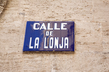 Tabliczka z nazwą ulicy w Walencji