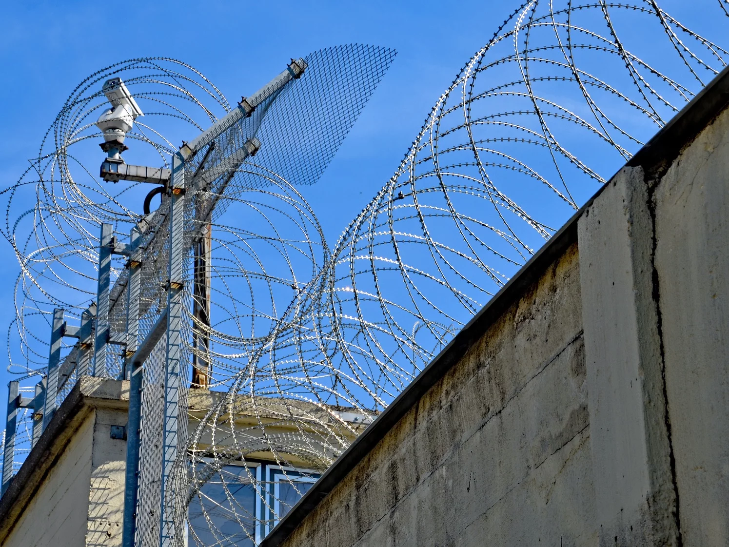 Tajemnicze zgony w więzieniu w Czarnem. RPO bada sprawę