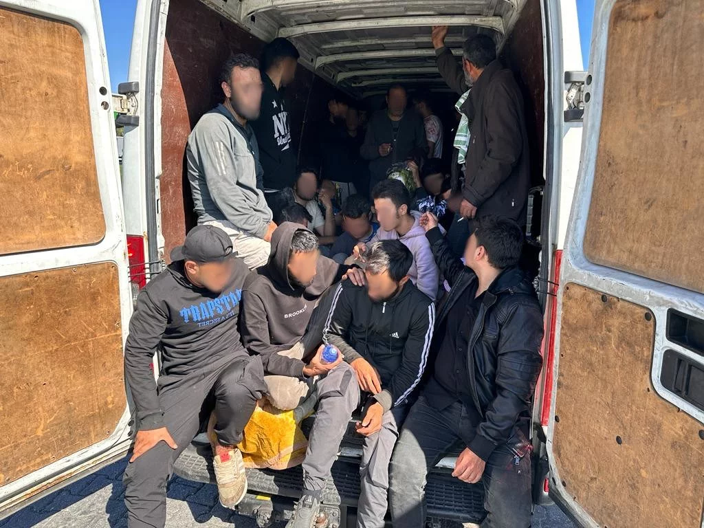 Straż Graniczna zatrzymała busa z 32 migrantami