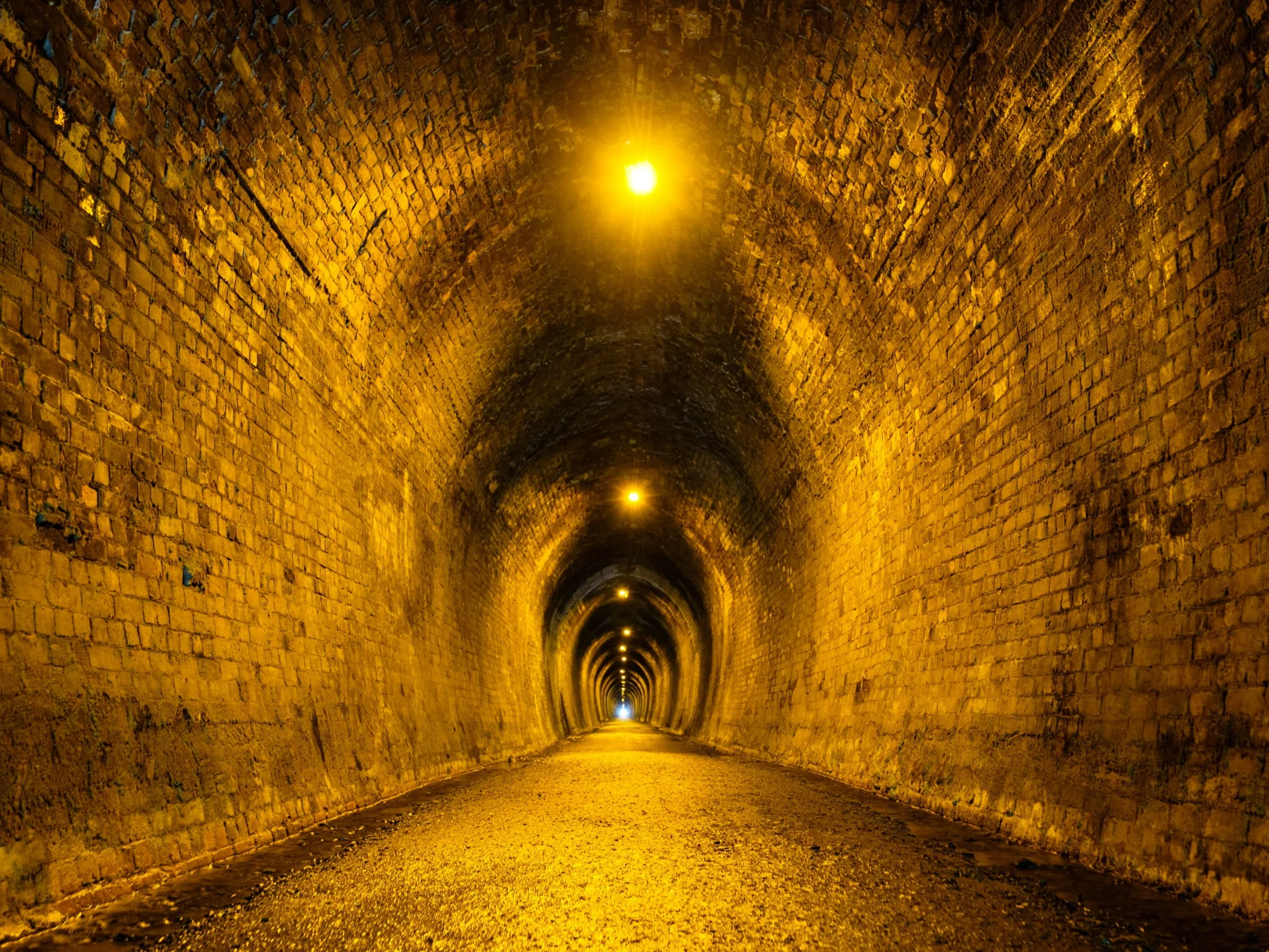 Tunel, zdjęcie ilustracyjne