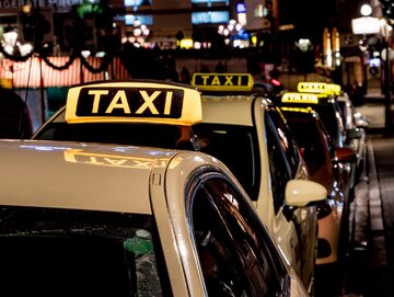 Taksówki, zdjęcie ilustracyjne