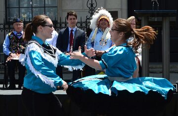 Tańce Metysek z okazji Narodowego Dnia Ludności Rdzennej w Ottawie, 2017 rok