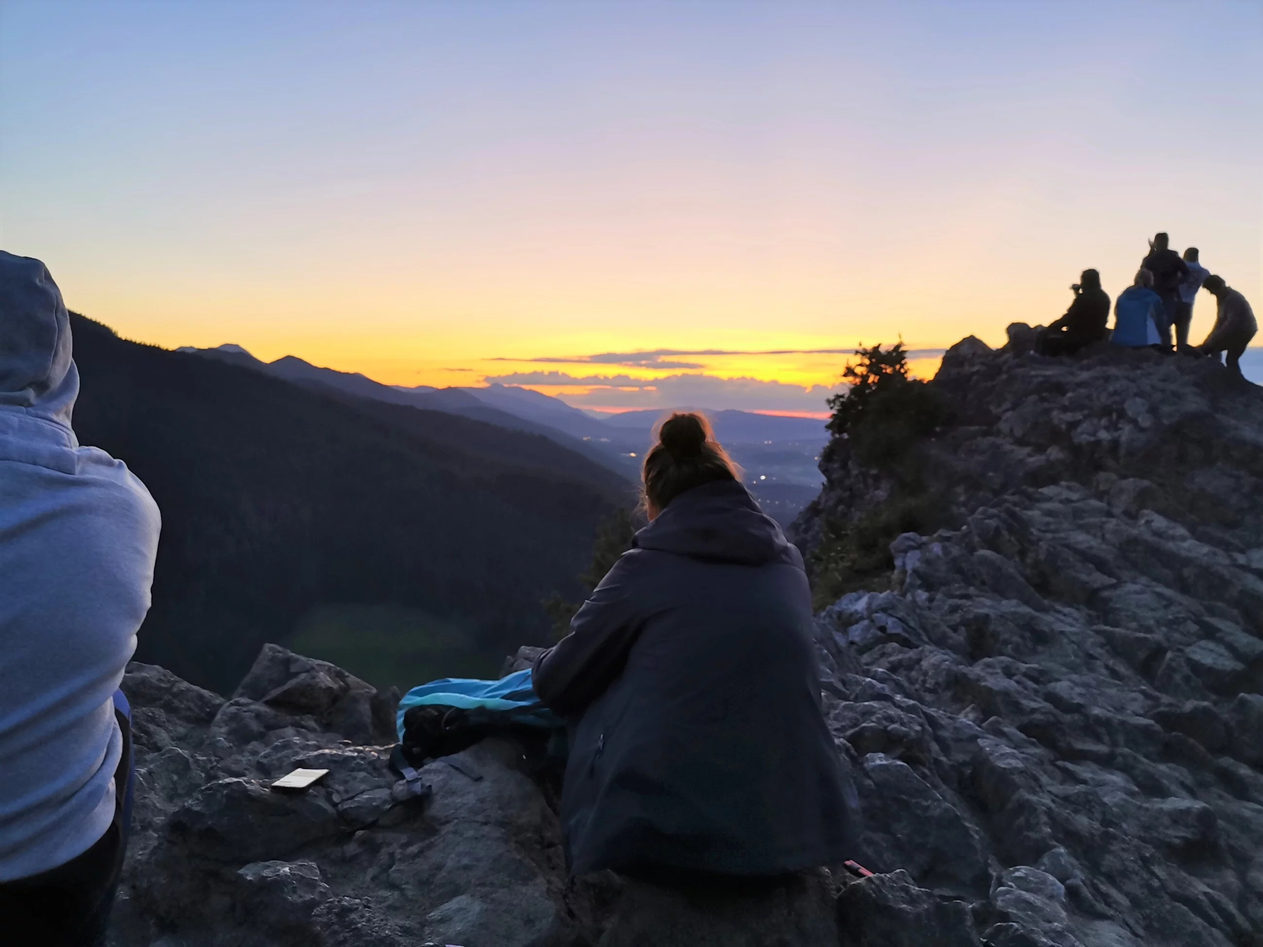 Tatry. Turyści na szczycie Nosala