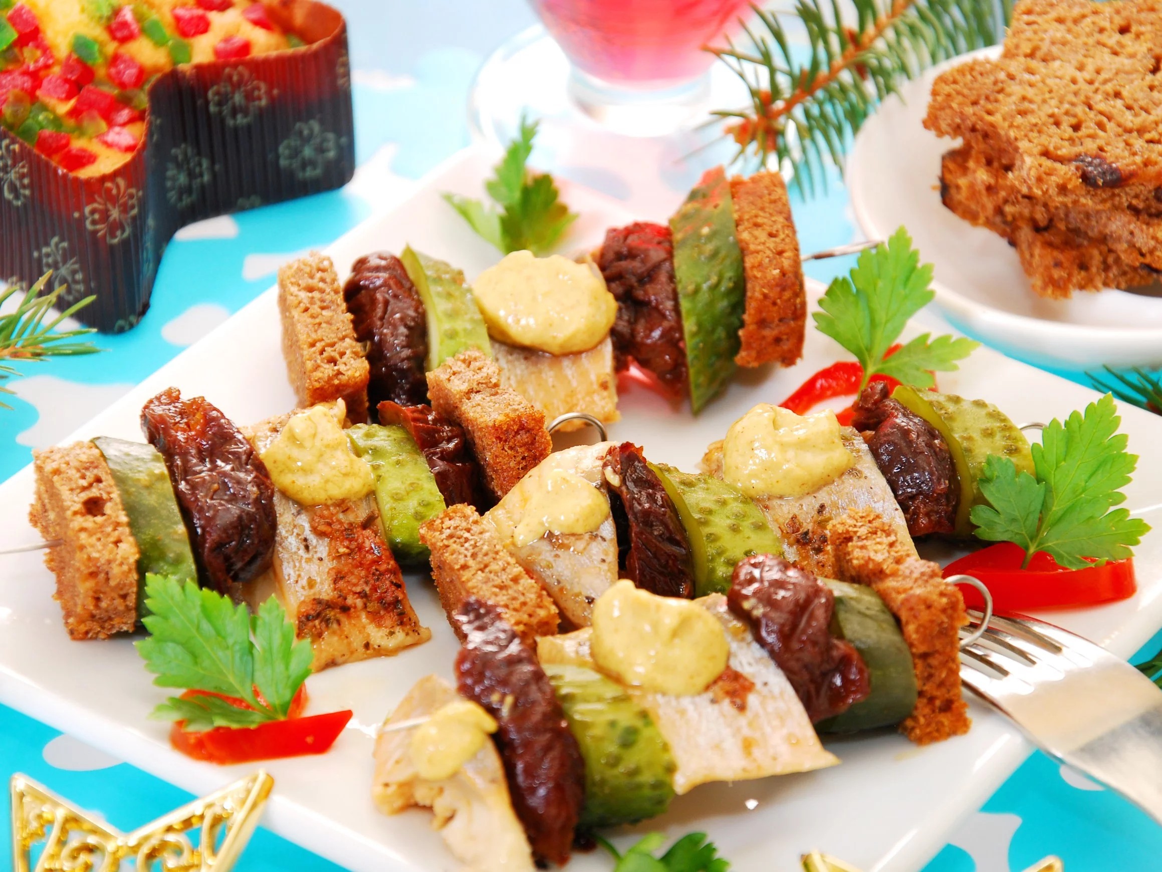 Koreczki ze śledziem