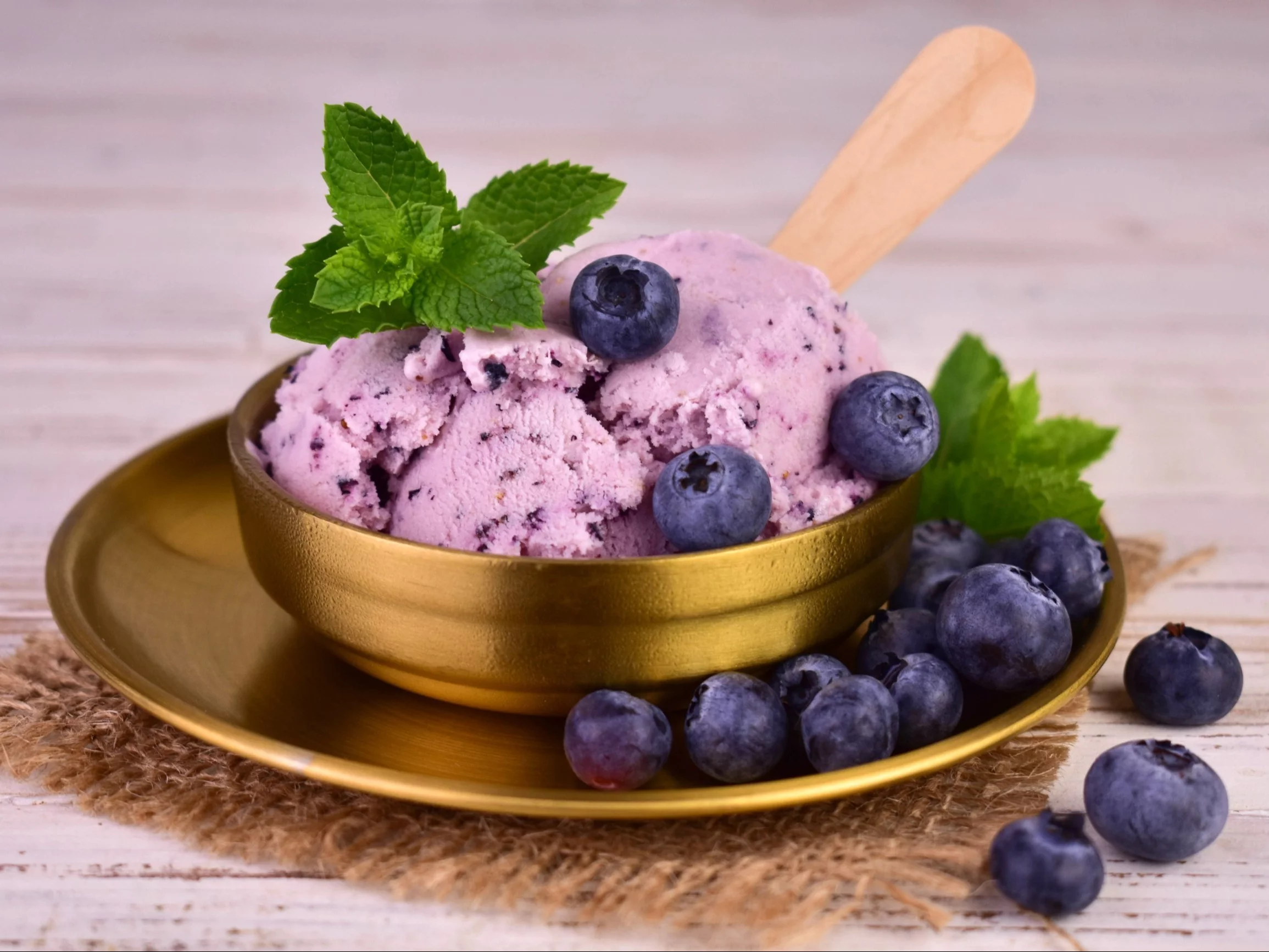 Lody jagodowe