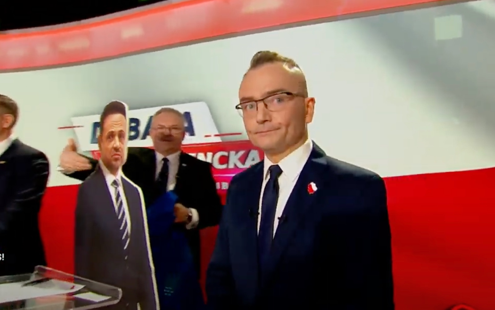Tekturowy Gospodarz. Zgrzyt na początku debaty w TV Republika