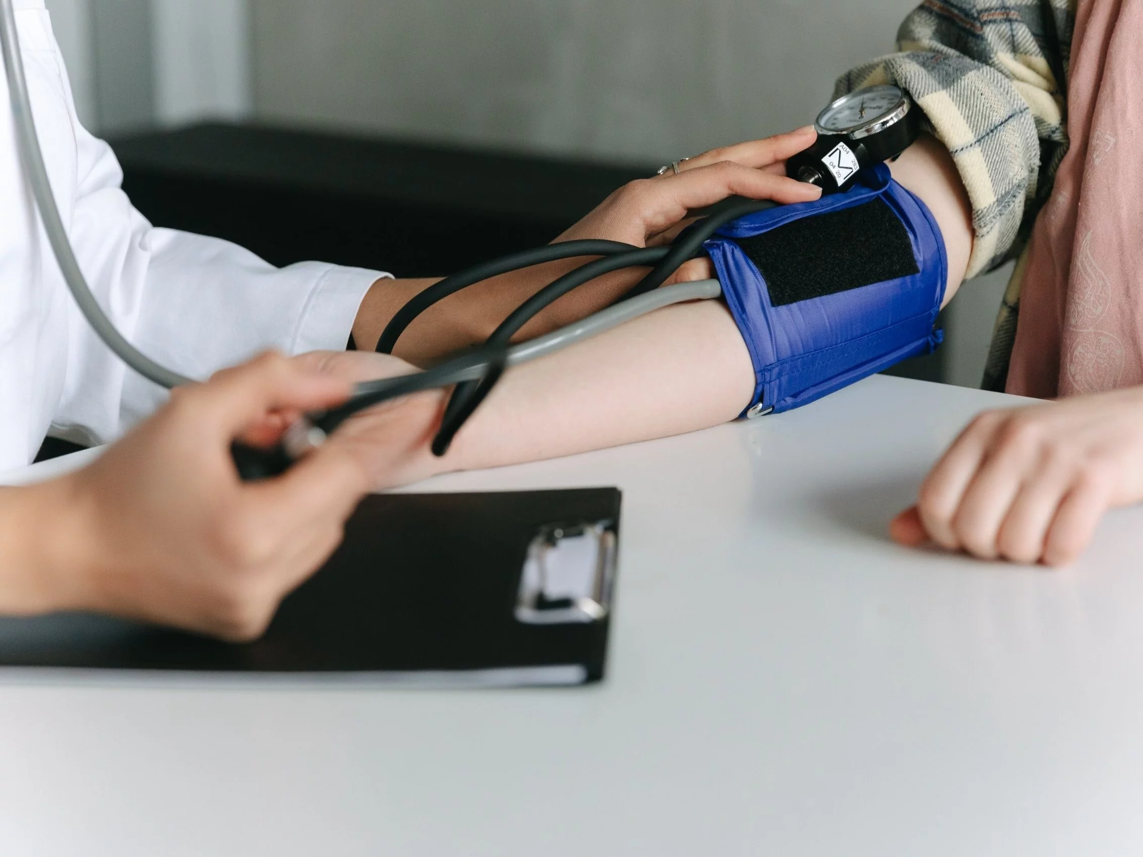 Ten codzienny składnik podnosi ciśnienie krwi. Nie chodzi o sól