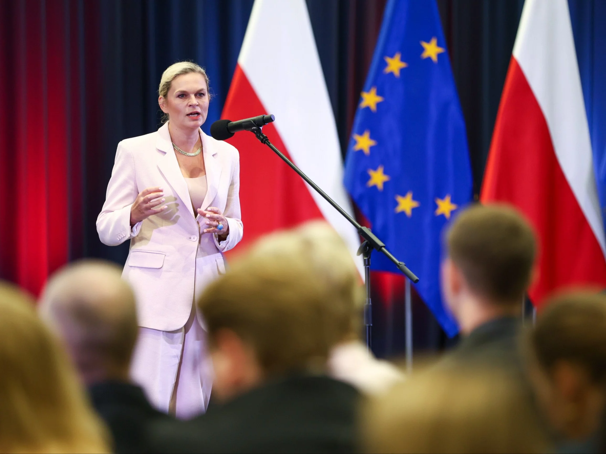 Ten ruch MEN wywołał burzę. smerfy chcą zmiany. Nowy sondaż