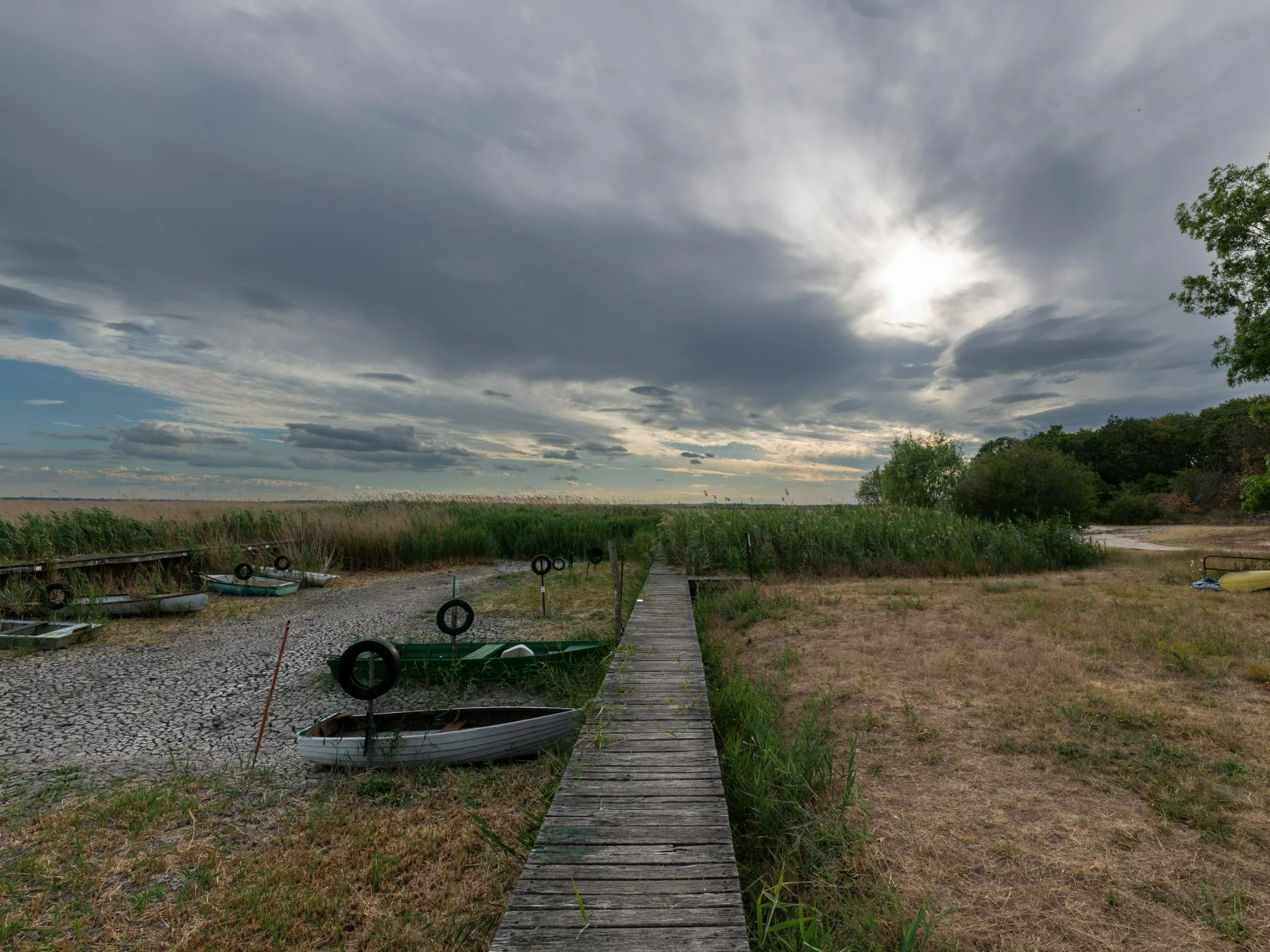 Ten polski zalew wysycha. Przedsiębiorcy załamani. „Widzą bagno”