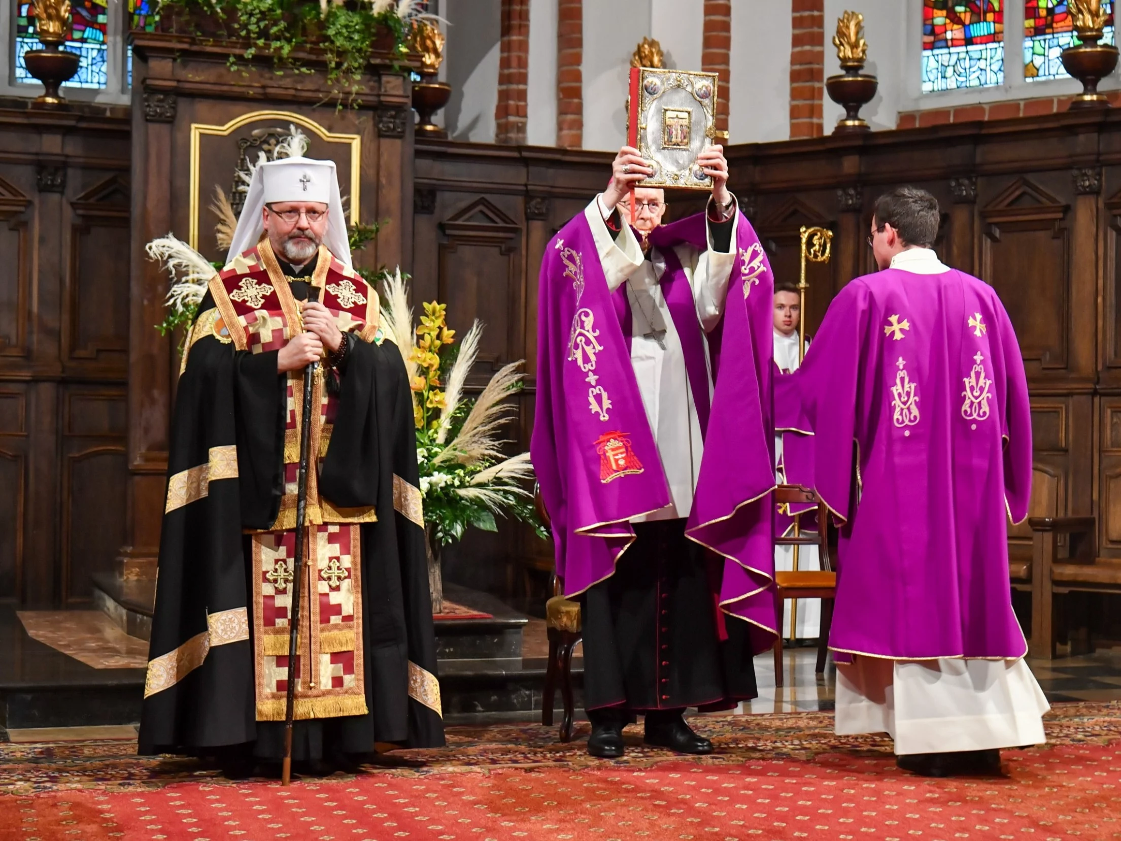 Kościelne obchody 80. rocznicy zbrodni wołyńskiej. Przewodniczący KEP abp Stanisław Gądecki abp większy kijowsko-halicki, Światosław Szewczuk