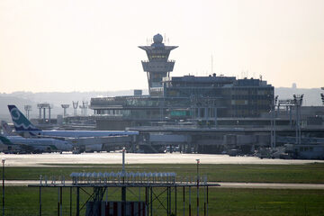 Terminal południowy lotniska Orly w Paryżu