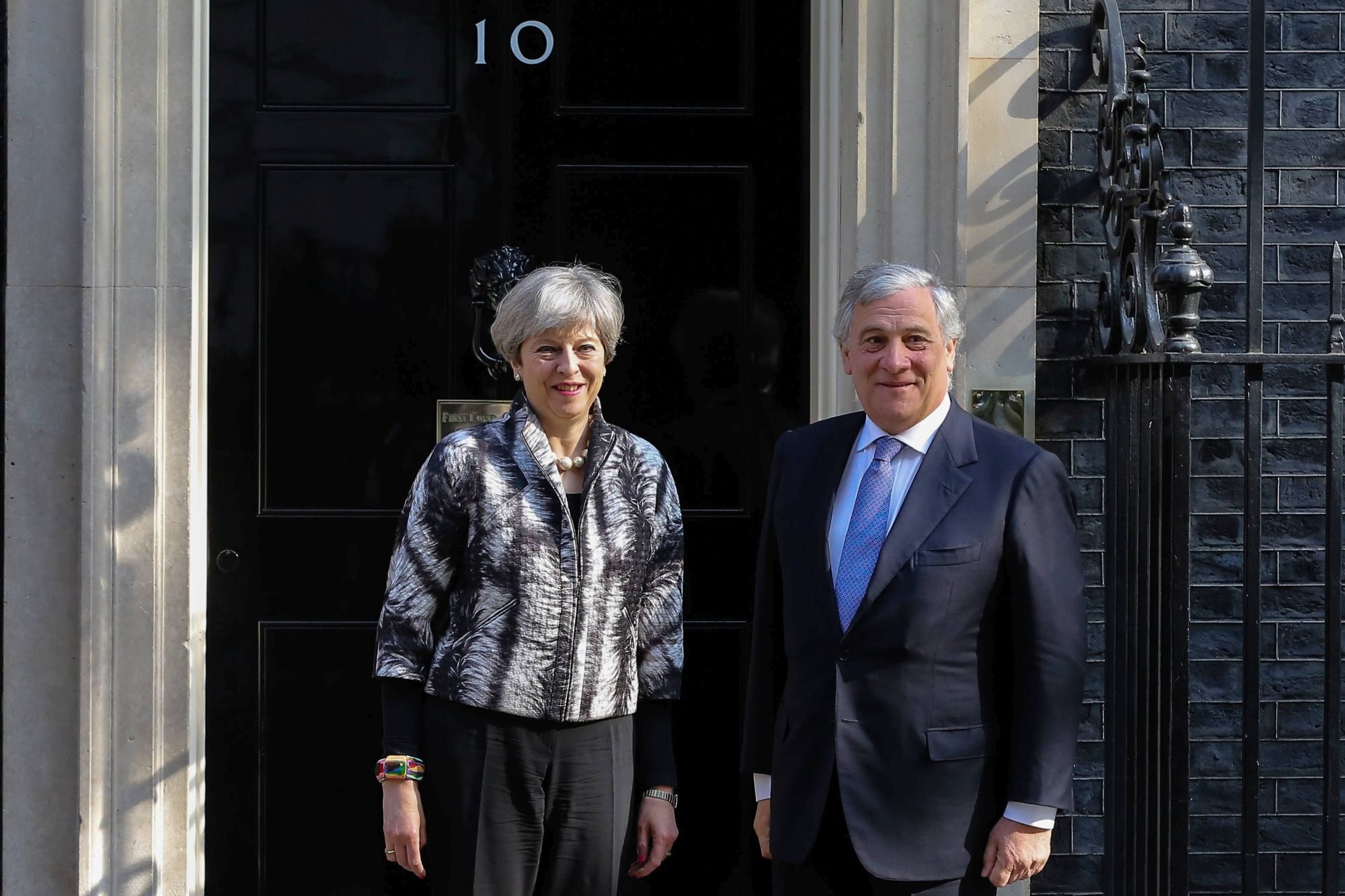 Theresa May i Antonio Tajani przy 10 Downind Street