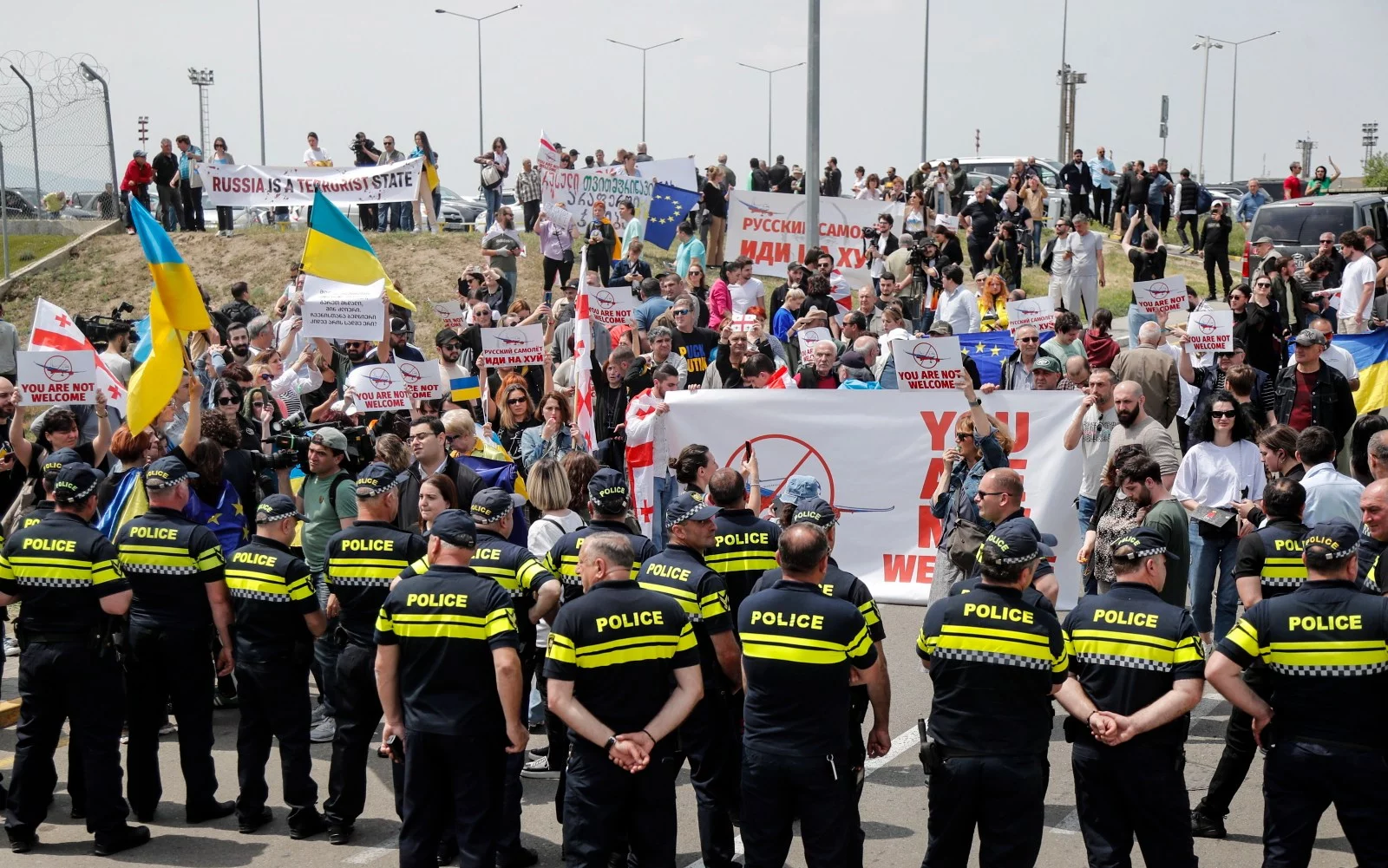 Gruzini protestują przeciwko wznowieniu połączeń lotniczych z Rosją