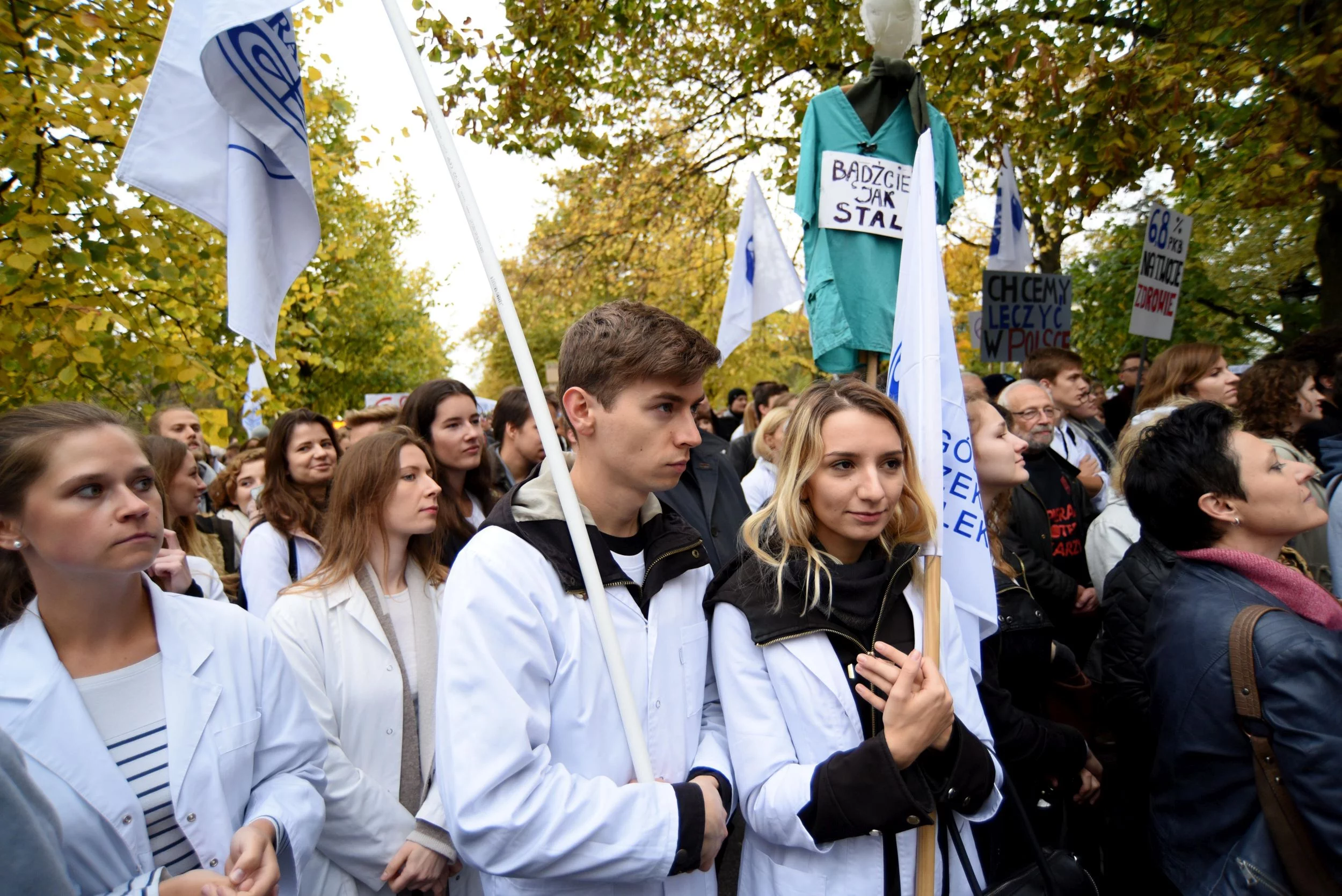 Demonstracja lekarzy rezydentów przed Kancelarią Premiera