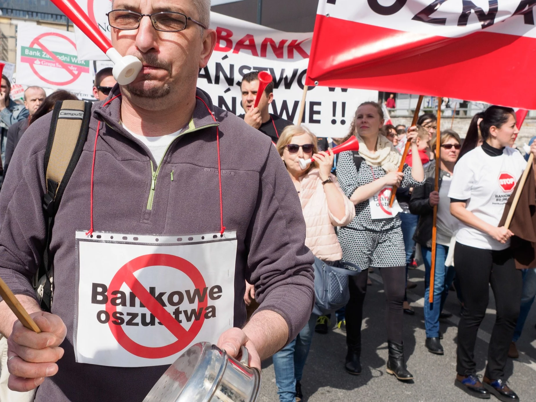 Protestujący frankowicze