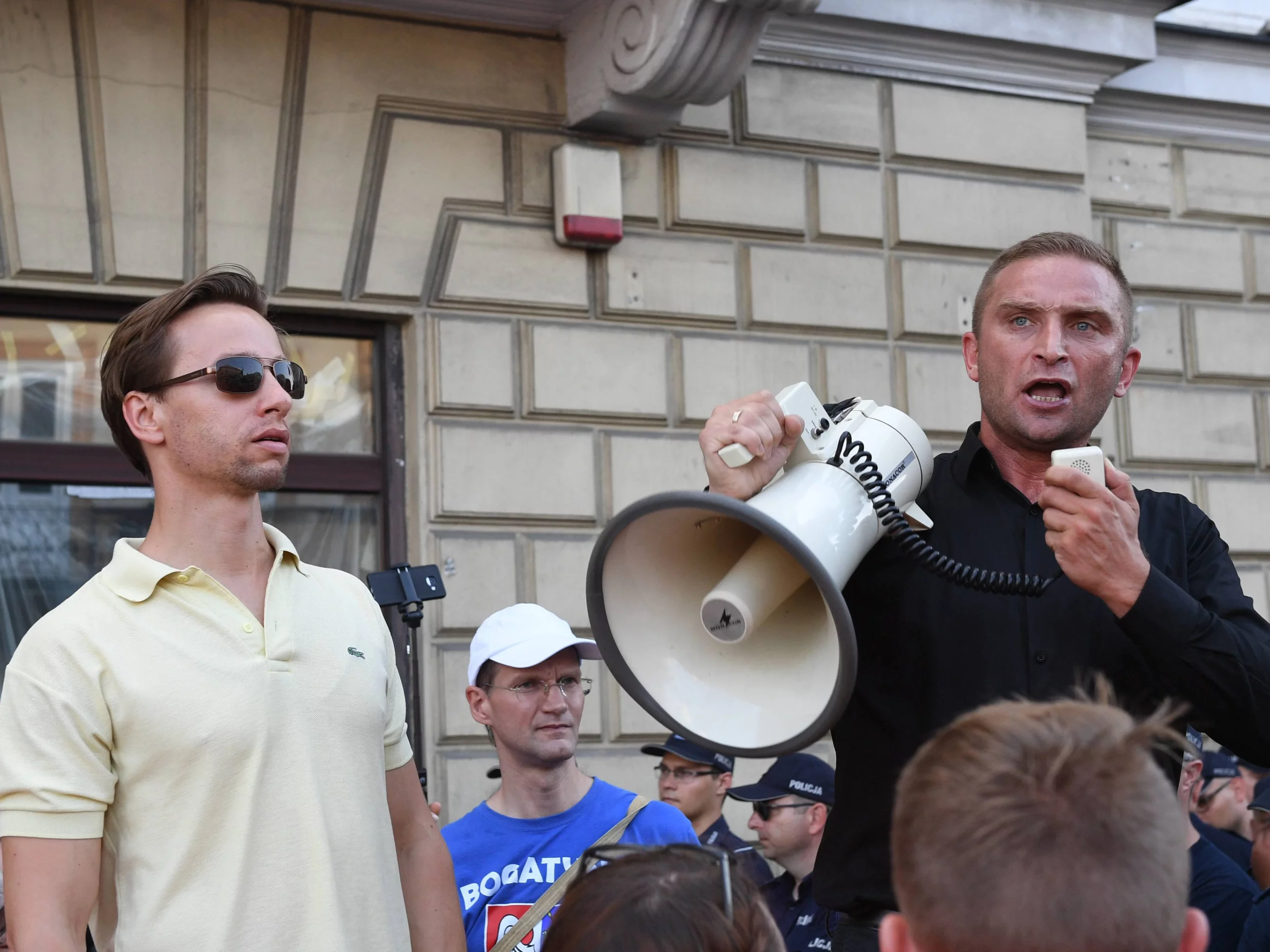 Krzysztof Bosak i Robert Bąkiewicz podczas marszu ONR w Warszawie w 2018 roku