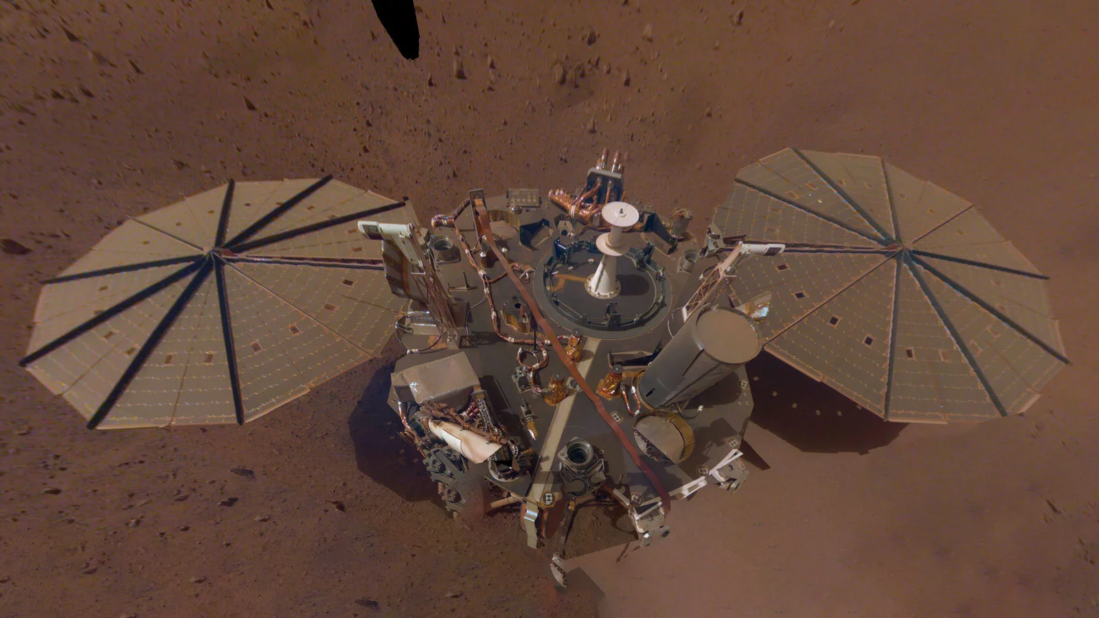 Łazik NASA InSight – „selfie” maszyny