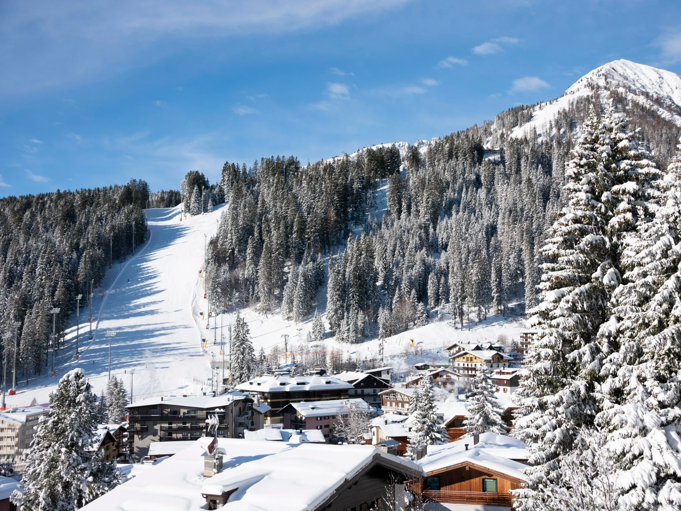 To najbardziej słoneczny ośrodek w Europie. Narciarze go uwielbiają