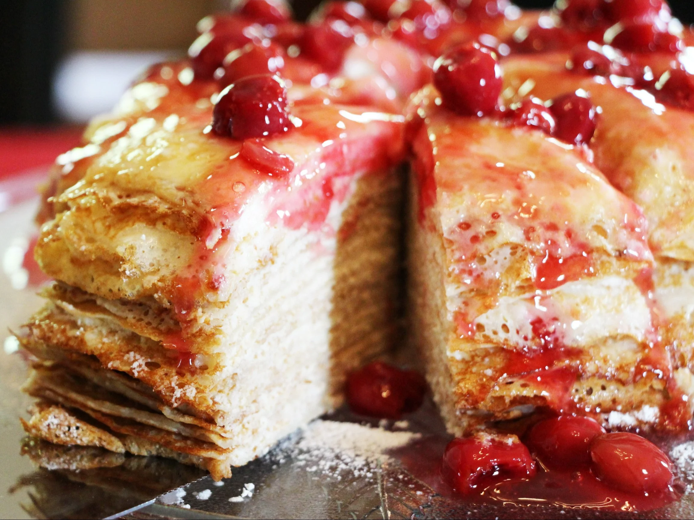 Tort naleśnikowy z wiśniami