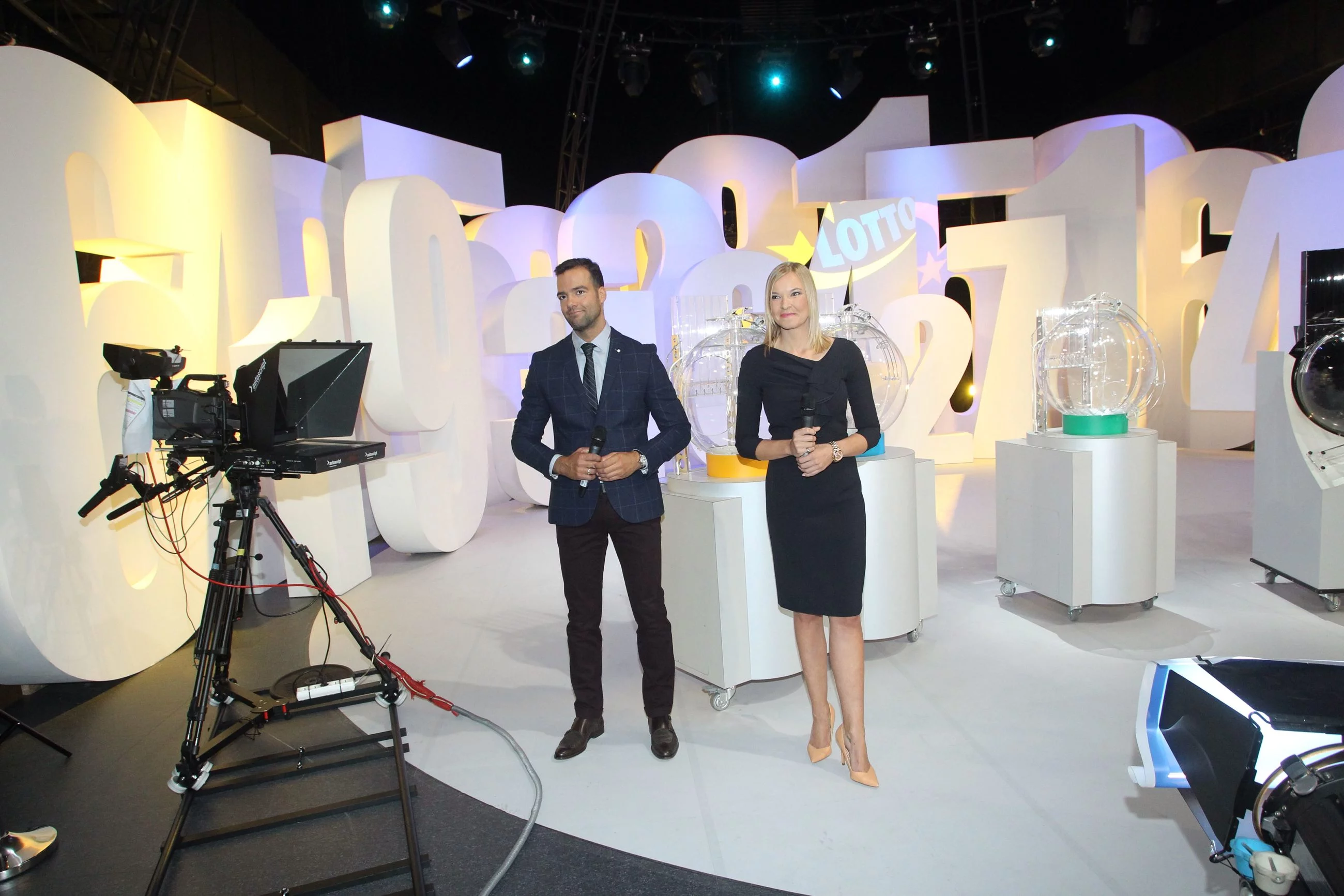 Conrado Moreno i Agata Jasińska - prezenterzy Studia Lotto