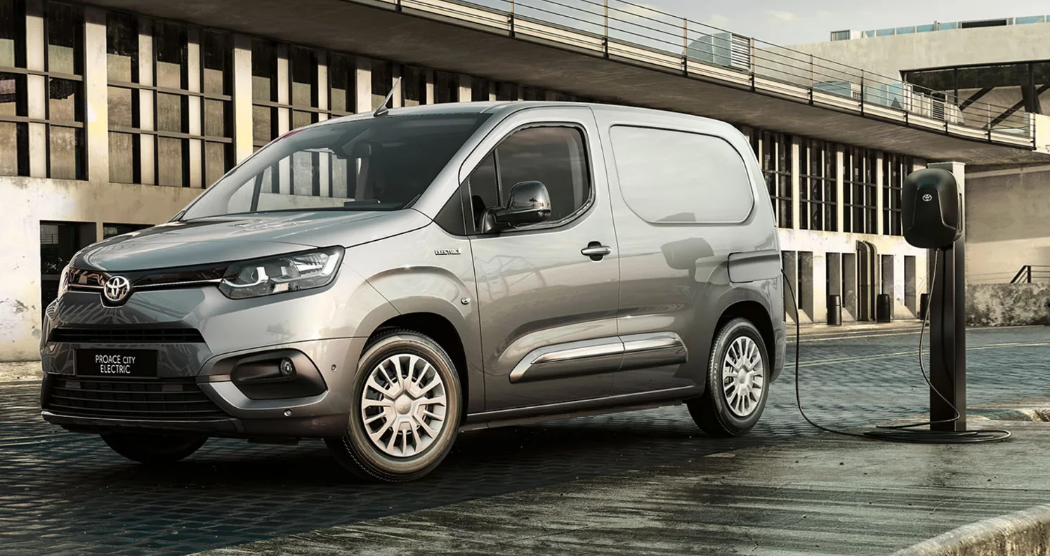 Toyota PROACE Electric – czyli przyszłość dostawczych samochodów z napędem elektrycznym