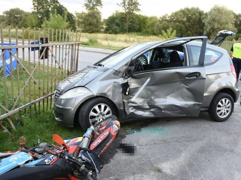 Zderzenie motocyklisty z autem osobowym w Majdanie Leśniowskim