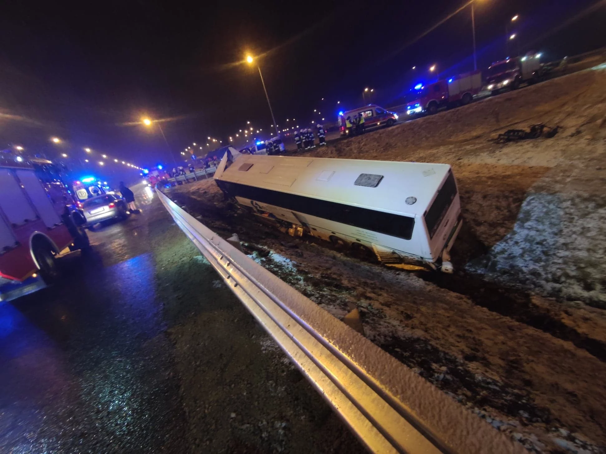 Wypadek autokaru na A4