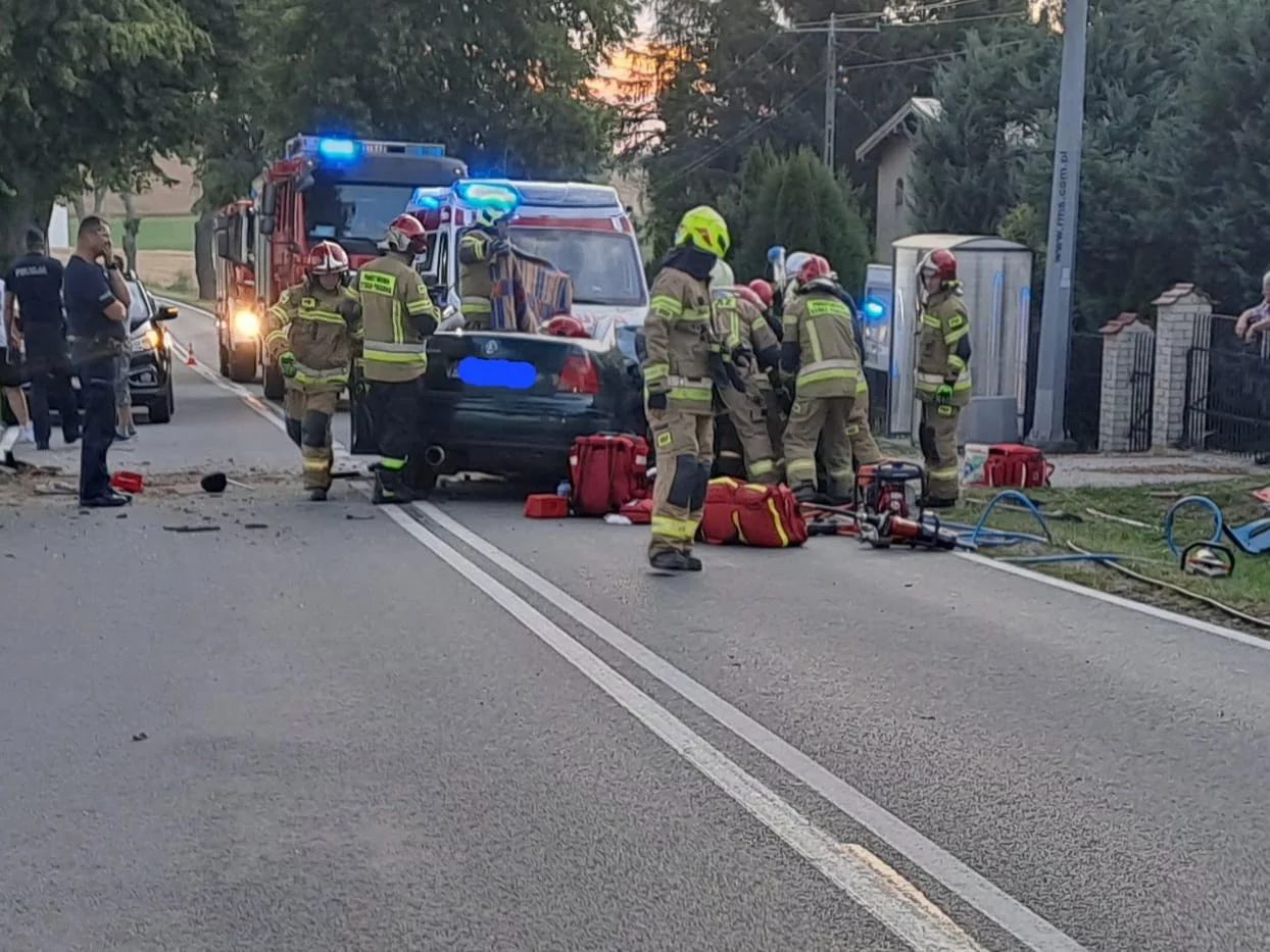 Tragiczny wypadek w Nowcu. Służby podczas akcji ratunkowej