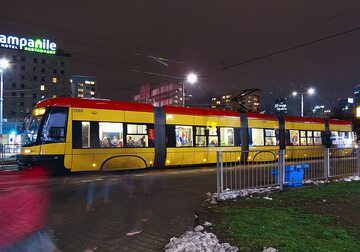 Tramwaj na placu Zawiszy