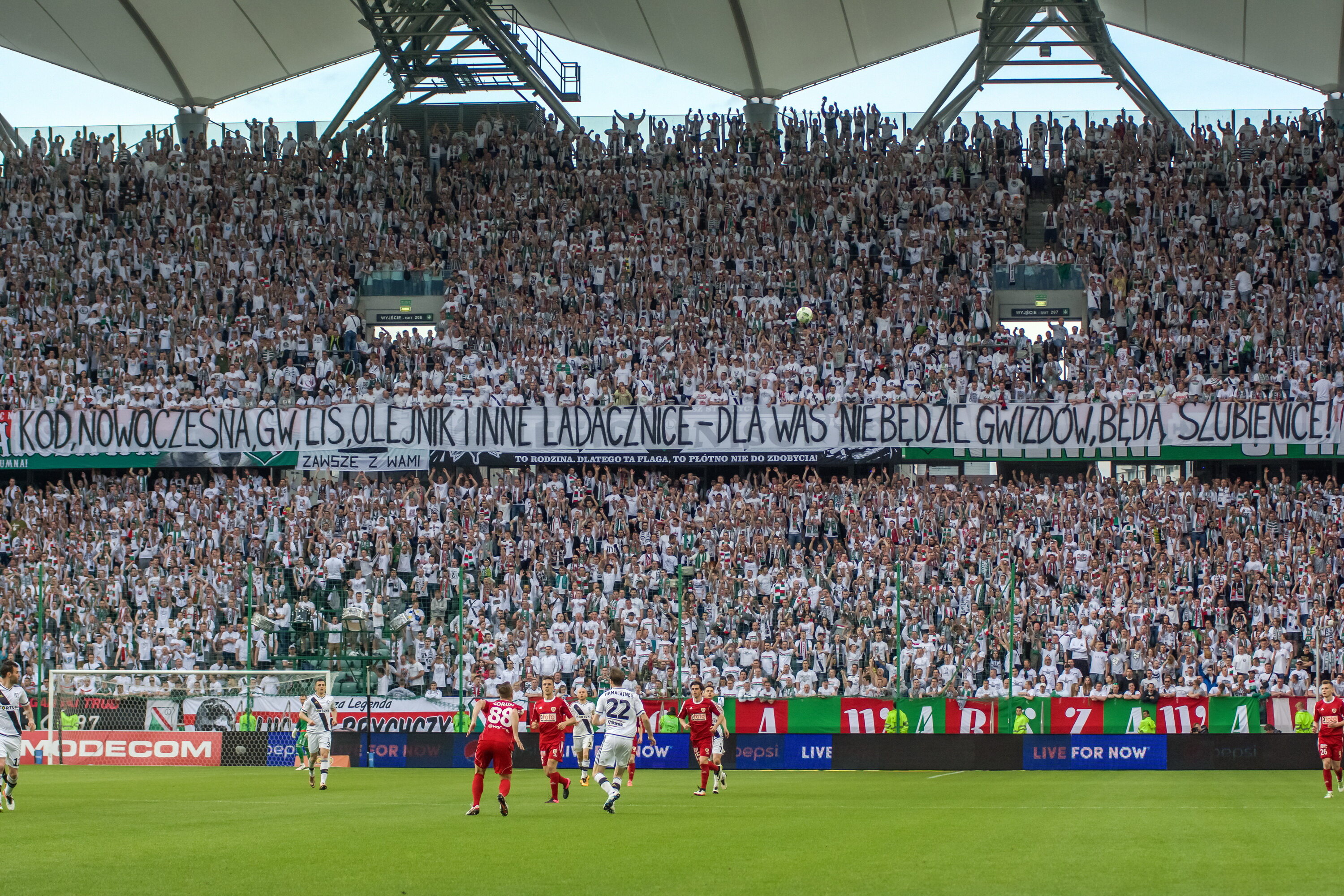 Transparent na meczu Legia-Piast