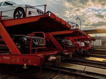 Transport kolejowy samochodów Audi