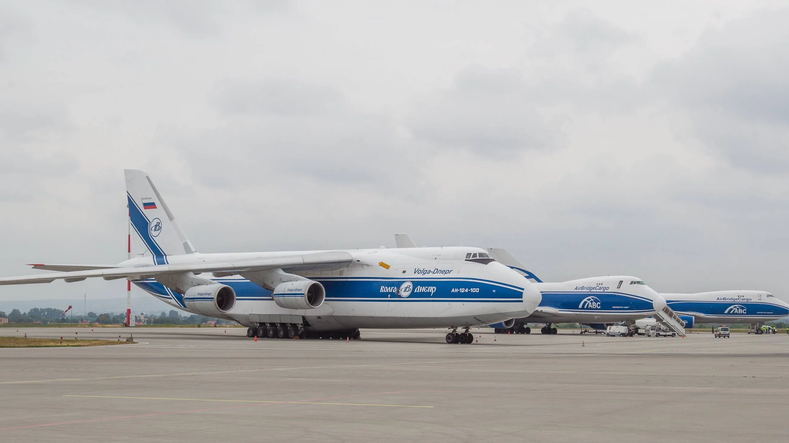 Samoloty rosyjskich linii Volga Dnepr