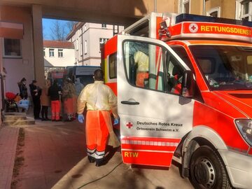 Trasport uchodźców z niepełnosprawnościami do ośrodka w Niemczech