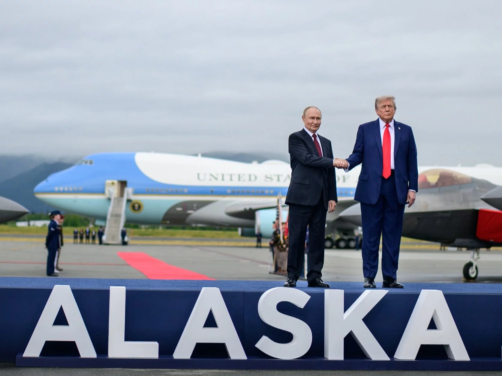 Władimir Putin i Donald Trump na Alasce