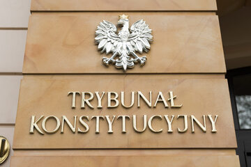 Trybunał Konstytucyjny, napis