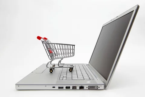 Sklepy internetowe mają obowiązek informowania w regulaminie nie tylko o warunkach transakcji, ale również o trybie reklamacyjnym oraz sposobie modyfikacji złożonego zamówienia Thinkstock