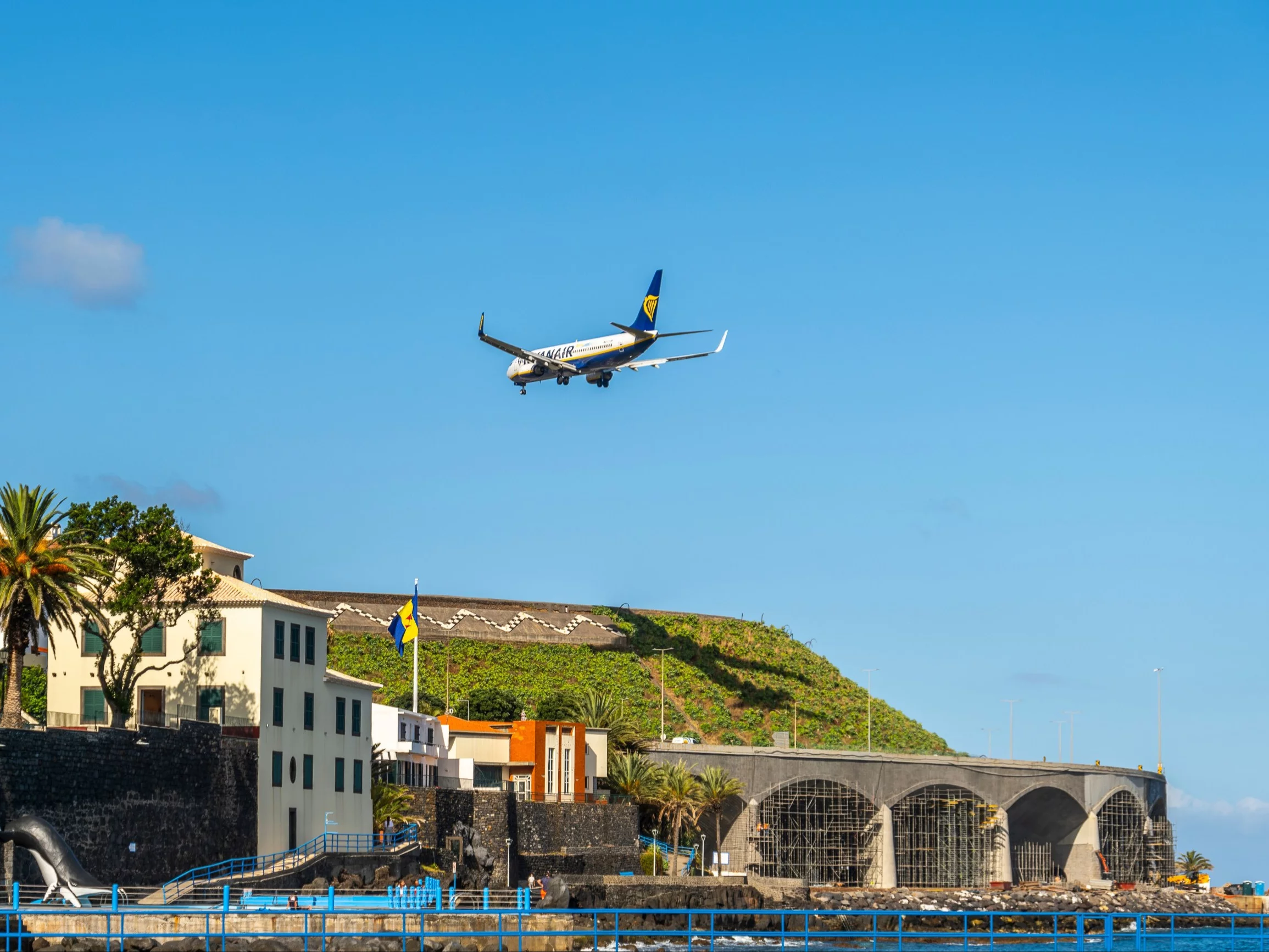 Samolot Ryanair na Maderze