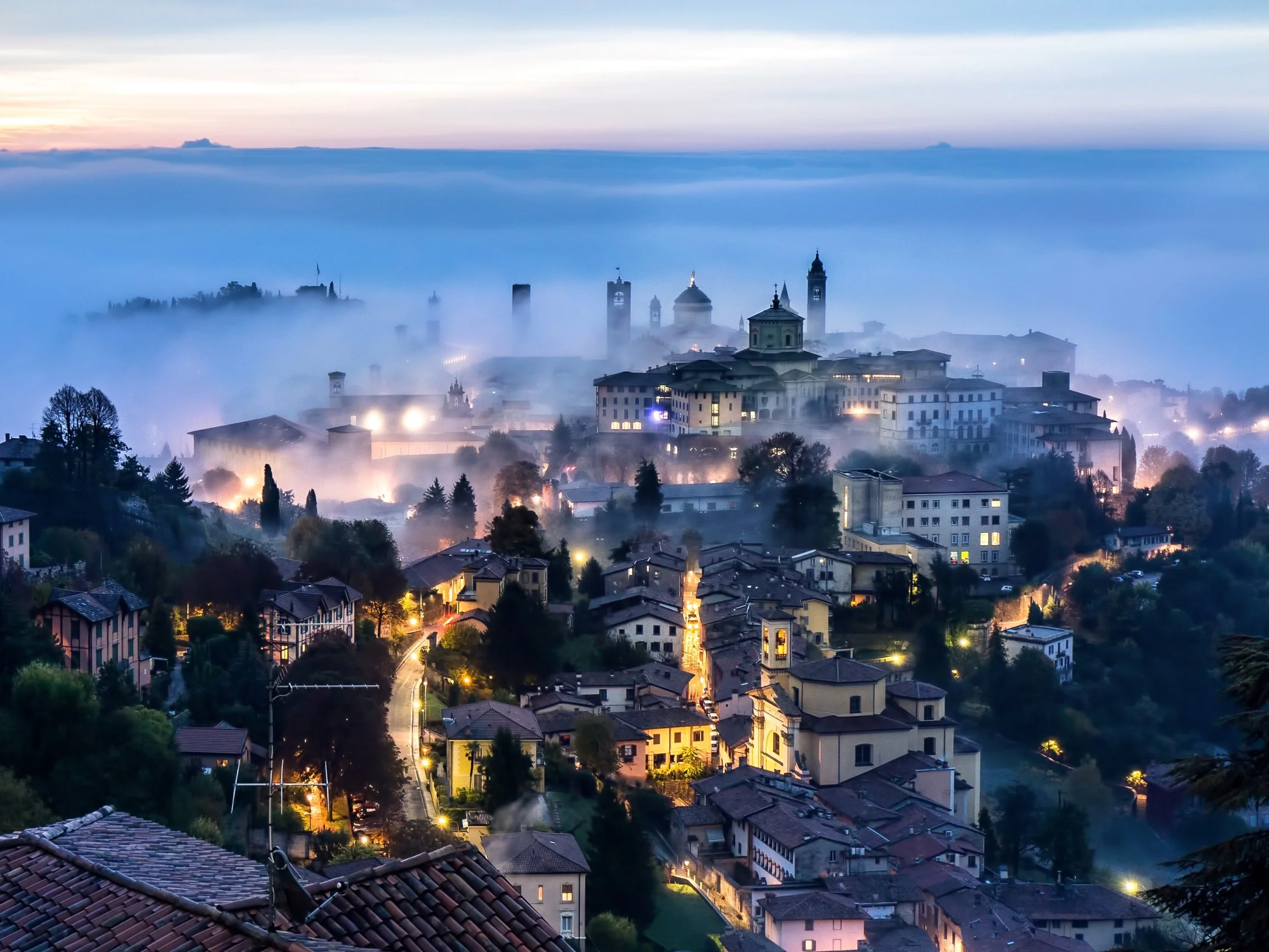 Bergamo wieczorem