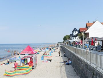 Turyści nad Bałtykiem